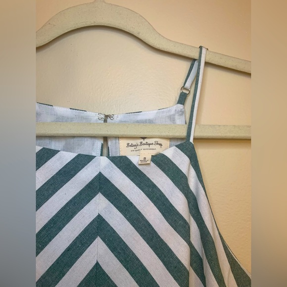 Women’s Green Striped & Chevron Dress - Picture 3 of 6